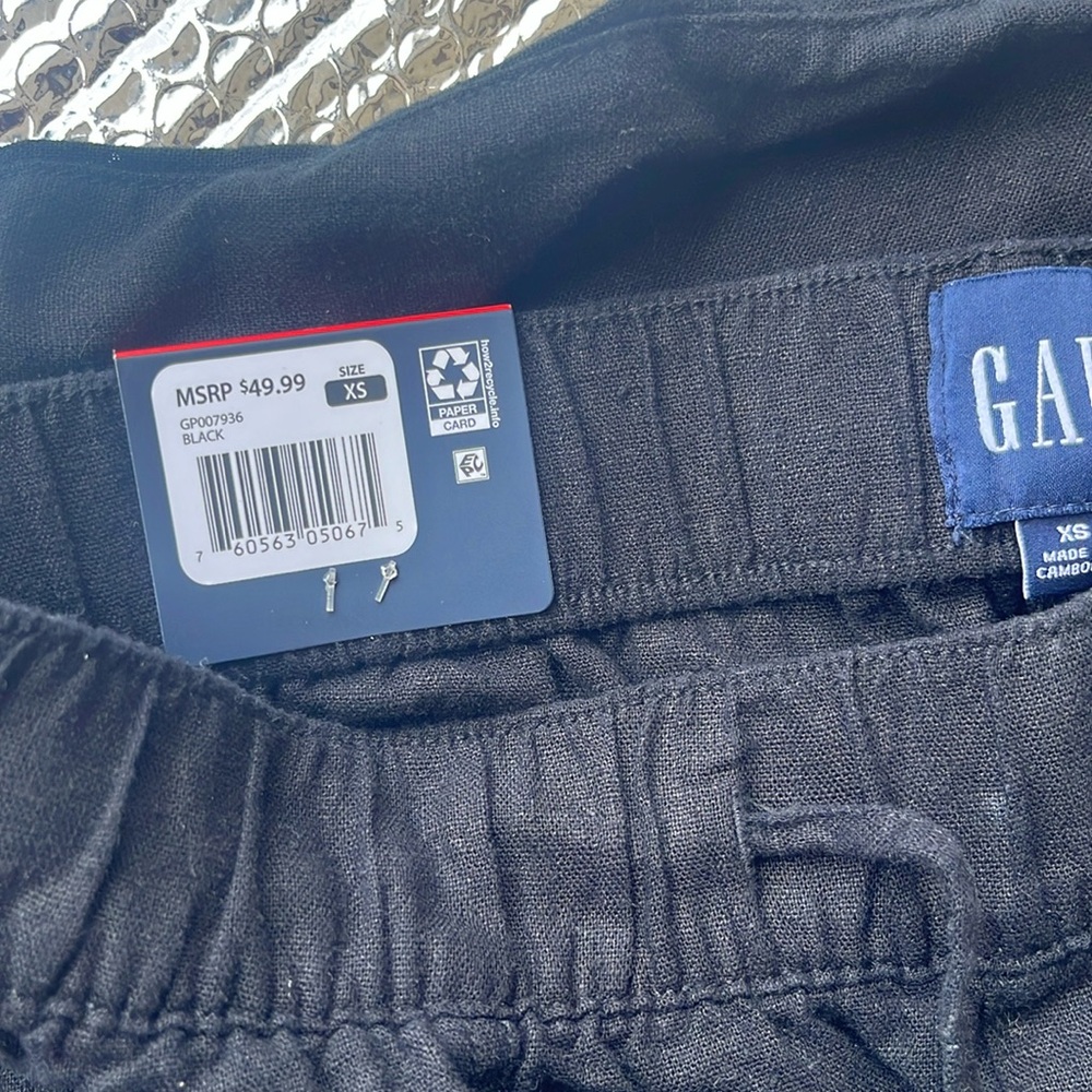 New GAP Woman’s Black Pants - Picture 7 of 7